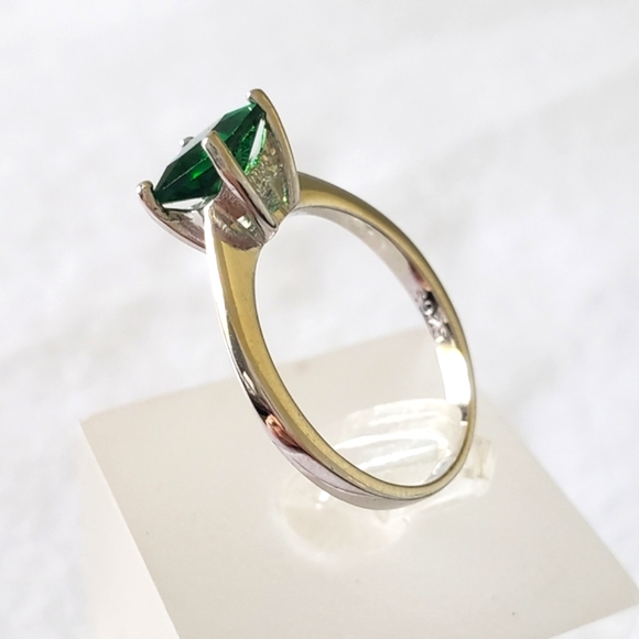 Sterling Princess Cut Emerald Ring - Picture 6 of 8